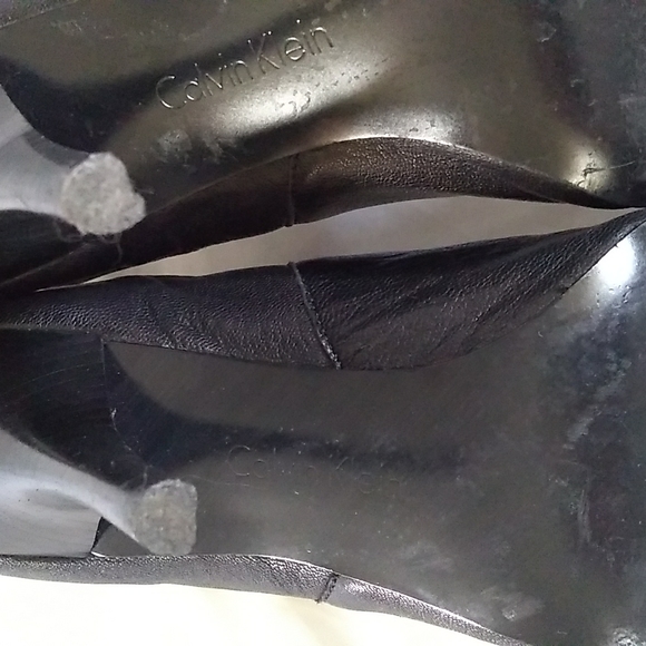 Calvin Klein Hannah Blk Leather Wrap-around Tie Flared Top Heeled Booties - Picture 10 of 16